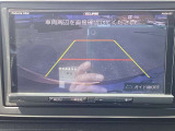 バックカメラ装着済!死角になりやすい後方もとても見やすいです☆車庫入れに自信がない方や縦列駐車が苦手な方にも、オススメ装備です!安心度もアップ!