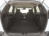 2列目シートを倒すことで、大変広いラゲッジスペースとなります。大きな荷物を積んだりと様々な用途にご利用いただけます。