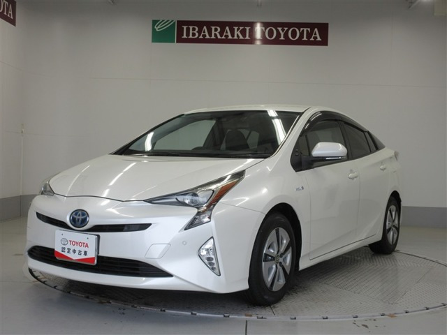 トヨタ プリウス 
