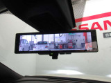 インテリジェントルームミラー 車内の障害物(後席の人、ラゲッジルームの荷物)を飛び越えて後方を鮮明に確認出来 安全です