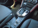 マニュアルモード付6速ATを搭載。ドライブセレクションスイッチにてよりダイレクトな走行モードにも切り替えも出来ます。