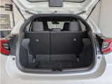 後席使用時でも、十分な荷室空間を確保しております