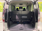 後席を格納すると、これだけの広さが!シーンに合わせたシートアレンジで、大きな荷物も積むことが出来ます♪