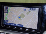 ナビゲーション付です。 ナビがあると便利、ラクラク何処でもいけます。 ナビが有るのと無いのとでは大きな違いですね。