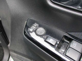 ドアミラーの鏡面の調節、格納は運転席からすべて操作できます!
