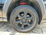 ボディースタイルにマッチした純正アルミホイールです!