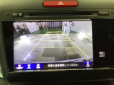 バックカメラの画像です。ガイドラインがスムースな車庫入れをサポートいたします!車庫入れの安心感がアップしますね☆