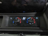 フロント席にはシートヒーター装備。