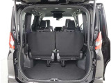 開口部の広いラゲージスペースは、ゴルフバックなどの荷物もラクラク積み込めます。