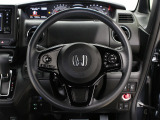 【運転席まわり】Honda独自の設計思想に基づき、自然に手を伸ばした先に操作したいものがあるようレイアウトを追求 !