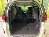 普段のお買い物や通勤、送迎等に十分な荷室スペースを確保しております。セカンドシートを倒すと、大きな荷物の積載も可能です♪