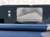 バックカメラを標準装備。駐車場などでの取り回しもスムーズに行っていただけます。
