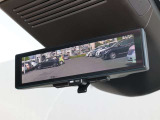車両後方を映し出します・スマートルームミラー装備です。