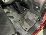 嬉しい純正フロアマット付き♪ 状態も良好です(^^♪