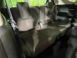 3列目シートはもちろん状態良好☆大人でもゆったりと座って頂けますので、大人数でのお出かけもラクラクです♪ご家族で、気の知れた仲間で、ドライブに行くのが楽しみですね♪