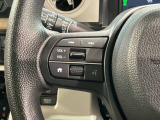 ステアリングにオーディオ操作スイッチが付いています。オーディオ画面に直接タッチしなくても操作が出来ますので、運転に集中できます。