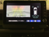 バックでの車庫入れも安心です! リアカメラが付いているバックモニター付のナビを装備しております。バンパーについているソナーや、操作線もついており距離感も画面から確認できます。