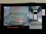 パノラミックビューモニター付きです。車両を上から見たような映像をディスプレイオーディオ画面に表示。運転席からの目視だけでは見にくい、車両周辺の状況をリアルタイムでしっかり確認できます。