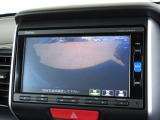 バックをするとき自動でリアの様子が映る『リアカメラ』付き!画面で確認しながらバックができますから安心ですね。でも、目視も大切ですよ!安全第一でお願いします!