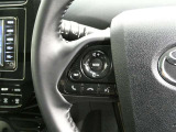 ステアリングスイッチ付き。前方から目を離すことなく操作することが可能です。