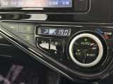 オートエアコン付きなので一度、気温を設定すれば自動的に過ごし易い温度に調整してくれますよ。 車内をいつでも快適空間にしてくれます。