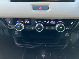 運転席と助手席はシートヒーター装備!エアコンに比べて暖まるスピードが速いので冬でも快適に過ごせます。冷え症で悩まれている方にも◎また、エアコンに比べて車内の空気が乾燥しにくいのも、嬉しいポイントです!
