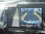 ☆サイドビューです!サイドに設置されたカメラからの映像を表示し、車両側方の安全確認や狭い小路での接触回避などの操作を補助するモードです。