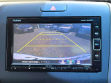 純正メモリナビ(TV&バックカメラ付き)を装備しています。外部接続にてスマホなどと連動してお好みの音楽もお手軽にお楽しみいただくこともできます。楽しいドライブのサポーターですね。