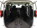 ミニバン最大級のスペース!ご家族、お友達とのキャンプやバーベキューほか、お仕事でも十分な容量が有ります!