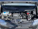 エンジンルームの画像です。店舗にて現車の確認もいただけますので、お電話で在庫のご確認の上是非ご来店くださいませ!!!ワクワクするクルマ選びをご提案します!