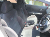 フロントシートです。座り心地もバッチリです。