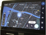 純正ナビを装備。タッチパネル式で使いやすく、お出かけもラクラクです。