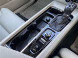 ◆LIBERALAは、輸入車選びの新たなスタイルを提案するインポート・セレクト・ブランドです。オーナー様となる方がクルマから直接感じる感性を第一にした、最良の一台との出会いをコーディネートいたします。