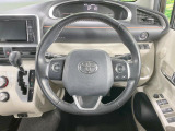 【純正革巻きステアリング】上質な革を使用することで、手にしっかり馴染みとても運転しやすいハンドルです♪