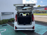 大きく開くリヤハッチ,荷物スペースも確保できます