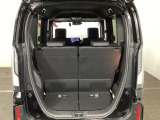 コンパクトボディーなのに、荷室はこんなに広々!たくさん荷物が積めますよ。