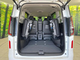 普段のお買い物や通勤、送迎等に十分な荷室スペースを確保しております。セカンドシートを倒すと、大きな荷物の積載も可能です♪