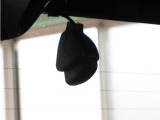 この車にはリアにもドライブレコーダーを装備しております◆映像・音声などを記録する自動車用の装置です。 もしもの事故の際の記録はもちろん、旅行の際の思い出としてドライブの映像を楽しむことができます。
