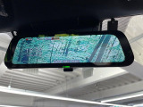 【デジタルインナーミラー】後席の大きな荷物や同乗者で後方が確認しづらい時でも安心!カメラが撮影した車両後方の映像をルームミラー内に表示。クリアな視界で状況の確認が可能です!