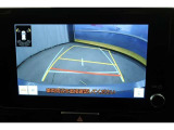 【バックガイドモニター】車庫入れの時に何かに接触しないかとヒヤヒヤしたことはありませんか?バックモニターがあればそのような不安はなくなります♪ガイド線付きで分かりやすく、夜間でもよく見えます!