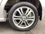【純正14インチアルミホイール】外観にマッチした純正アルミホイールを装着しております。各種社外アルミホイールや、スタッドレスタイヤも取扱いしております。是非ご相談ください♪