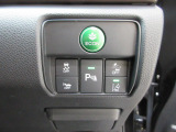 視認性もよく操作しやすいインパネ回りのスイッチ類です。