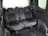 3列目シートもゆとりの設計!大人数のドライブもお任せ下さい!必要のない時は簡単に収納することも可能!使い勝手の幅が広がります!