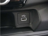 ◆USB接続端子◆使いやすい場所に装備されています♪