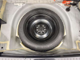 今ではオプションになってしまったスペアタイヤが装備されています。万が一の時に役立ちます☆☆