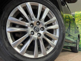 【純正18インチアルミホイール】外観にマッチした純正アルミホイールを装着しております。各種社外アルミホイールや、スタッドレスタイヤも取扱いしております。是非ご相談ください♪