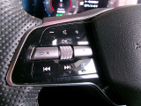 ステアリングスイッチ装備!オーディオ操作等もスマートに♪