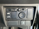 片側電動スライドドア装備です。