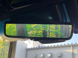 【デジタルインナーミラー】後席の大きな荷物や同乗者で後方が確認しづらい時でも安心!カメラが撮影した車両後方の映像をルームミラー内に表示。クリアな視界で状況の確認が可能です!
