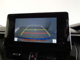 車庫入れや駐車で威力を発揮するのがバックモニター!ナビディスプレイに後ろの様子が映し出されるから安心です。